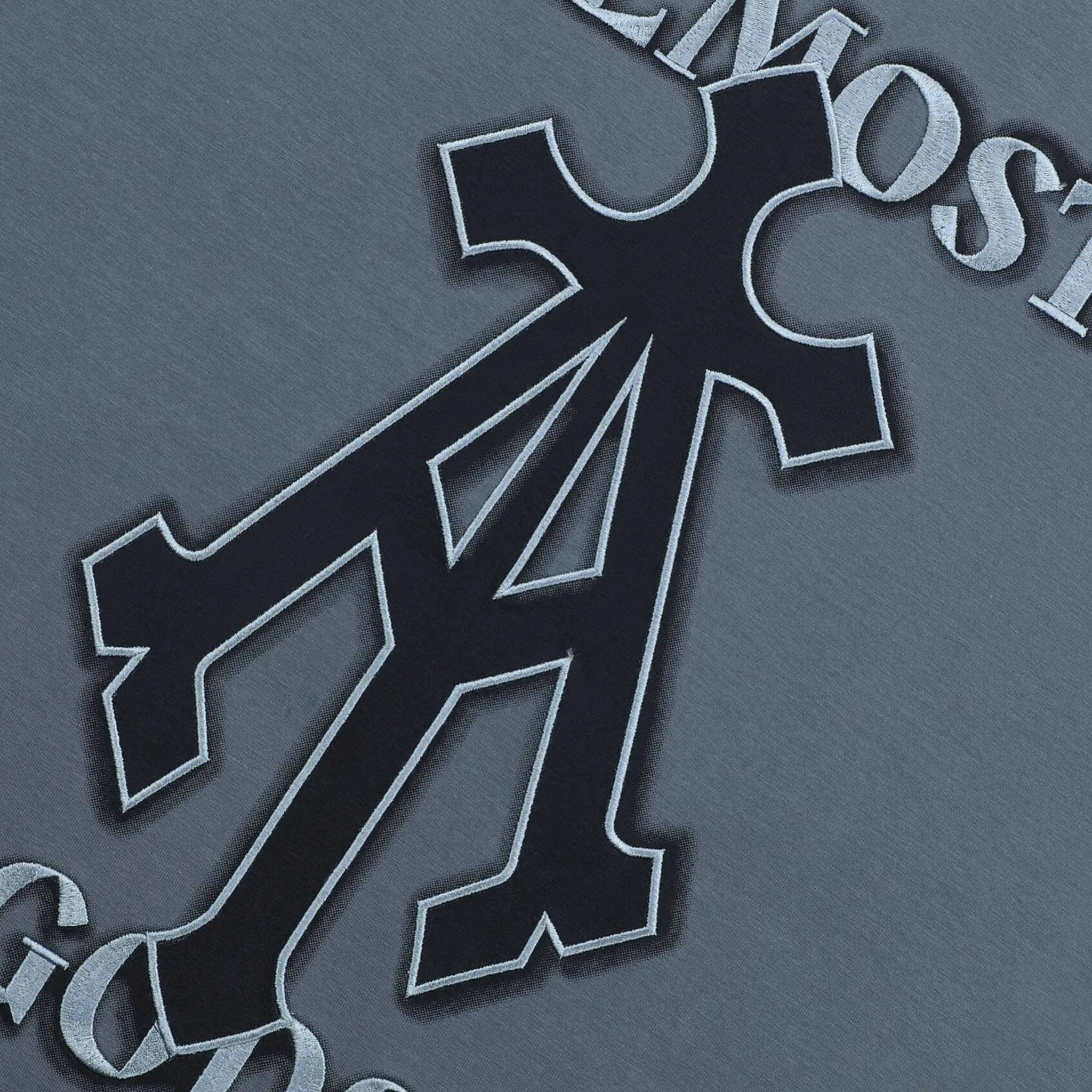 ALPHA CROSS SPRAY PAINT TEE (GREY)