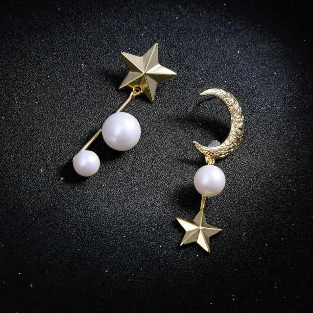 Asymmetrical Star Moon Pearl Vintage Earring