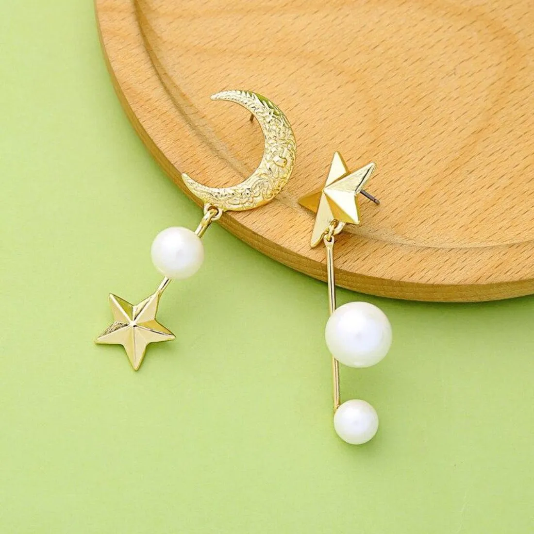 Asymmetrical Star Moon Pearl Vintage Earring