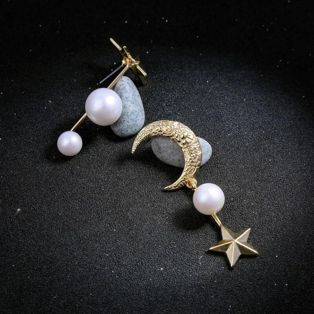 Asymmetrical Star Moon Pearl Vintage Earring