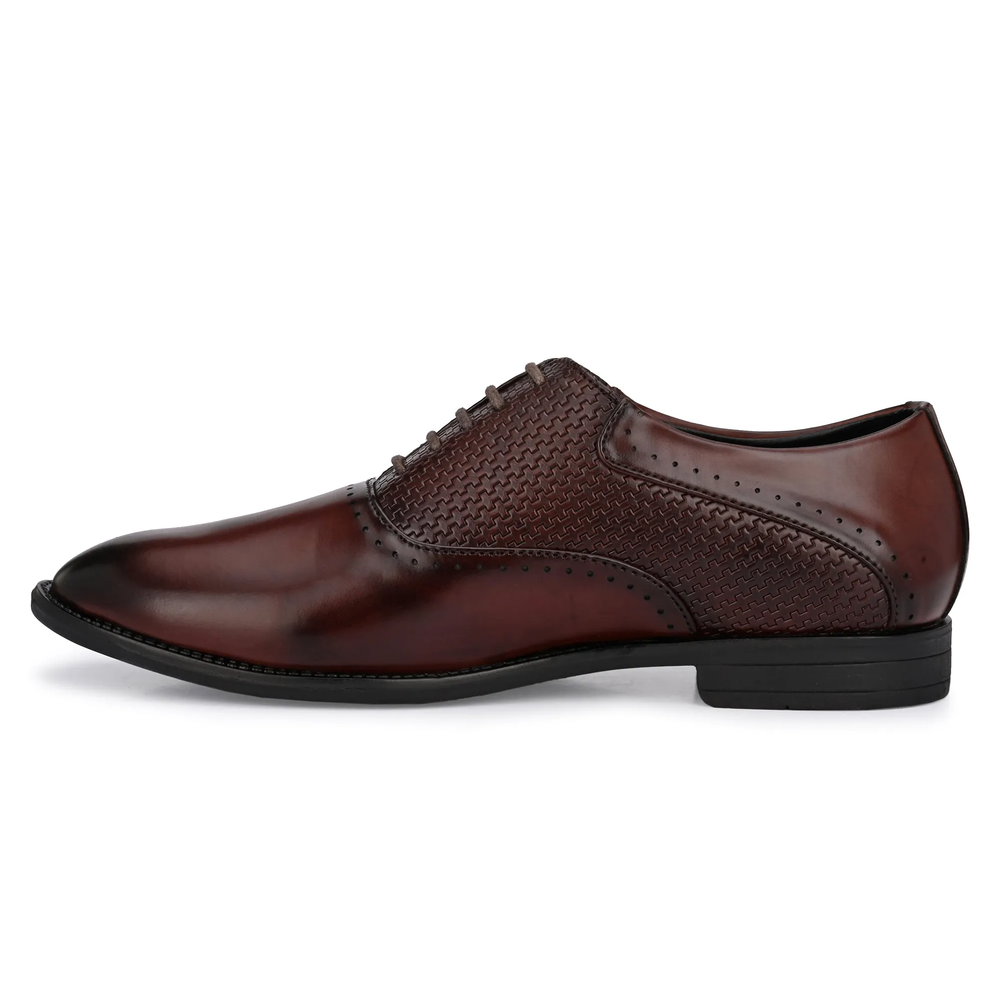 Attitudist Unisex Handcrafted Oxford Gradient Brown Formal Laceup Derby Shoes With Semi Chatai Design