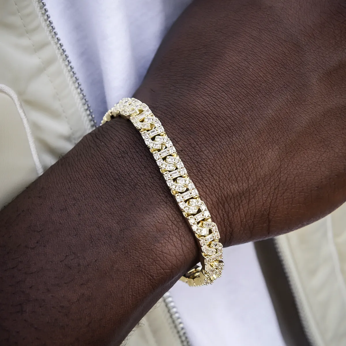 Baguette Chain Link Bracelet in Yellow Gold