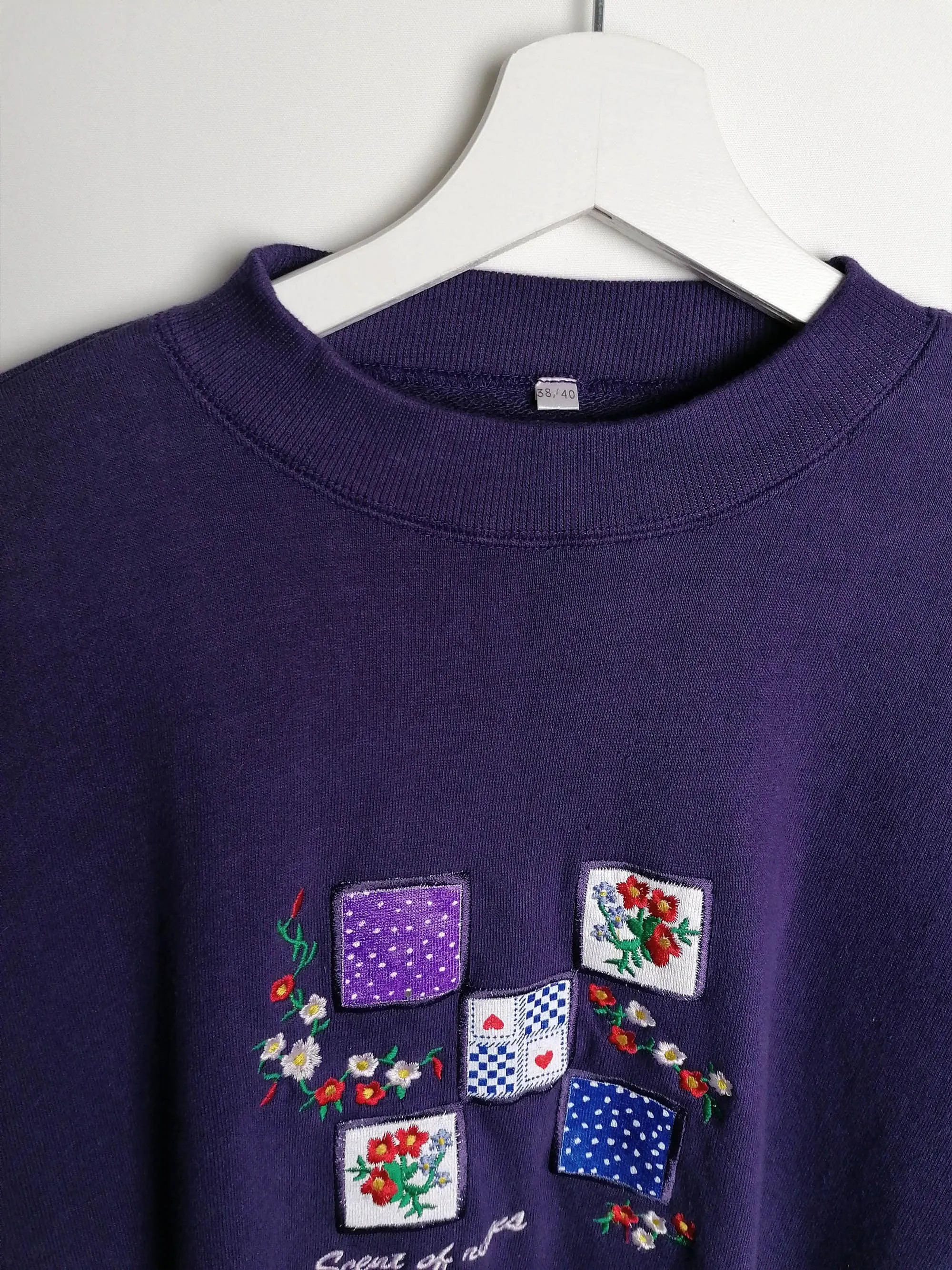 Retro Purple Sweatshirt Embroidery Flowers - size S