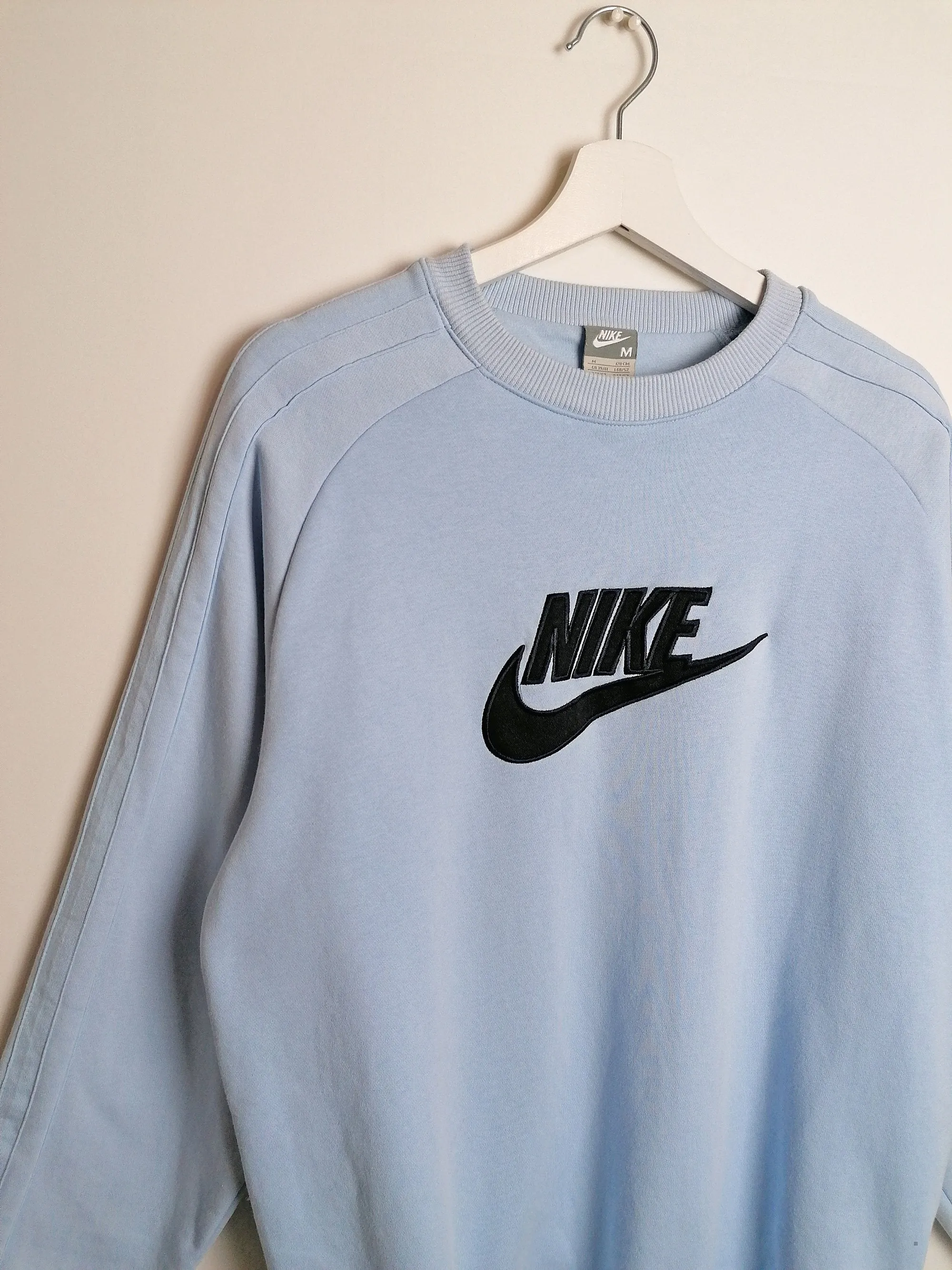 Y2K NIKE *Rare* Baby Blue Sweatshirt Crew Center Swoosh - size S- M / GB 39 - 41 / height 178 cm